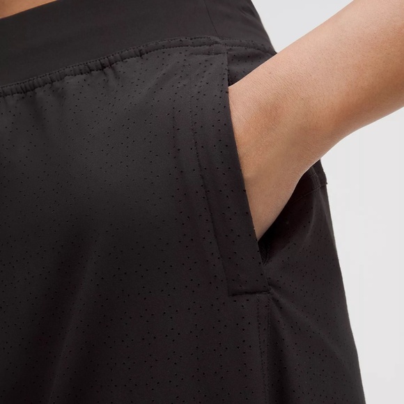 Lululemon Adapted State Perforated High-Rise Jogger - Size 6 - Picture 2 of 5